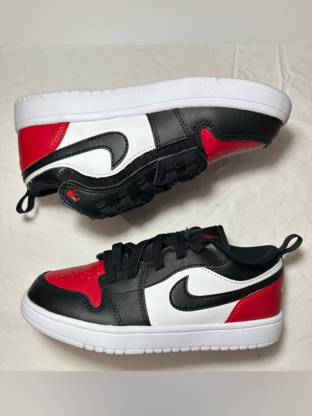 Nike Air Jordan 1 Low Alt “Bred Toe 2.0” Kids (DR9748-161) Velcro– Size 2.5Y